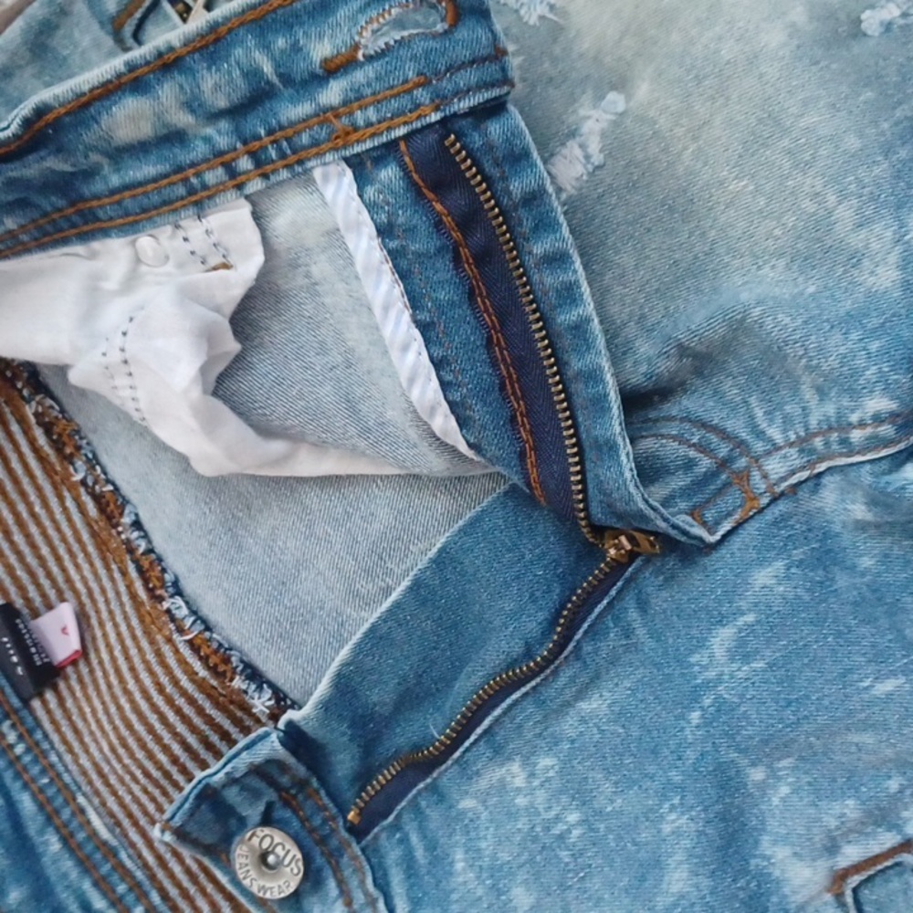 Focus Jeans - Picture 12 of 16